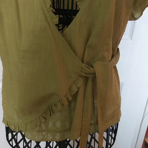 RW&CO. Size L,Olive Ruffle Front Blouse, 100% Cotton - Picture 5 of 7